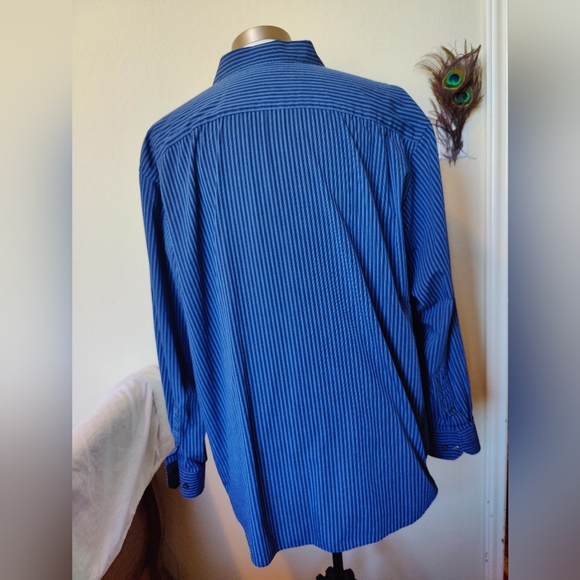 Van Heusen Men's Blue Striped Button Down Shirt π (XL / 18-18.5)ππ€ - Picture 3 of 15